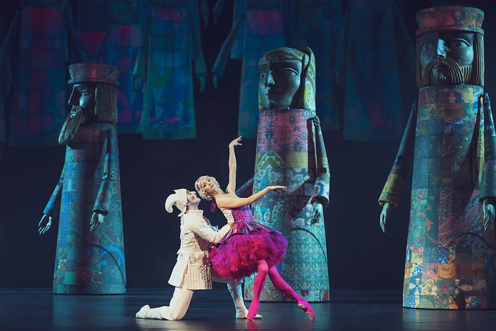 STRAVINSKY.  PUPPETS. DANCES