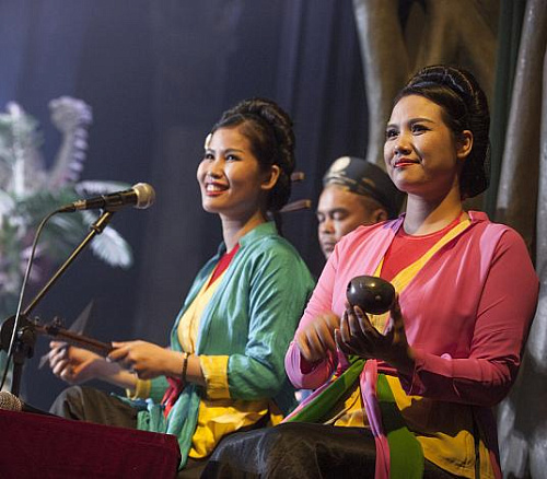 Musical programme by the Thăng Long Theatre (Vietnam) 